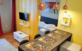 Ronis Apartments